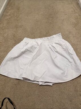 Women’s White Elastic Waist Skort